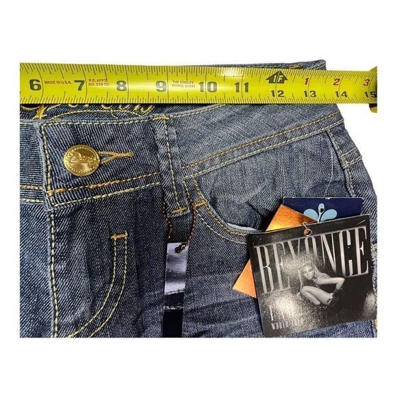 Dereon Beyonce Jean Shorts Women ½ Blue Embroidered Denim Medium Wash Mid Rise - Picture 4 of 12